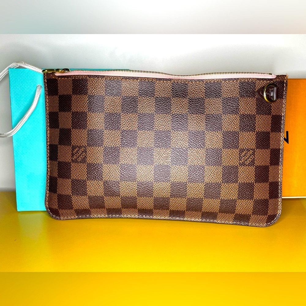 Pre-owned Louis Vuitton Damier Ebene Rose Neverfull Wristlet